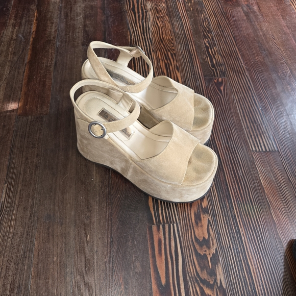 le chateau Beige Suede Platform Wedge Sandals - Picture 3 of 7